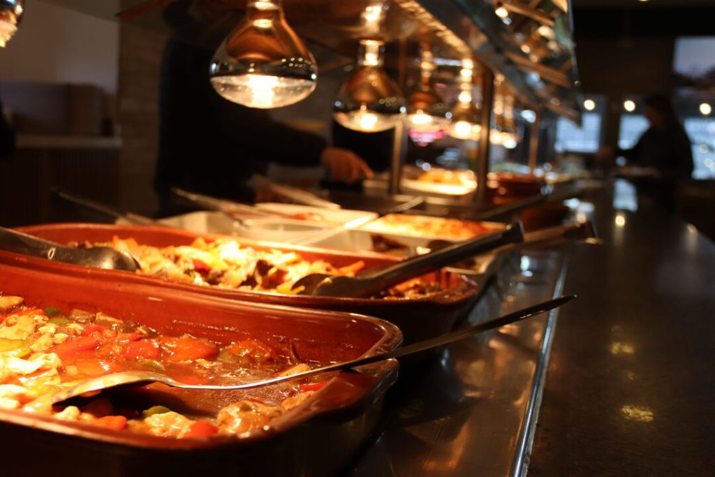 O Melhor almoço buffet no bacacheri! (1)